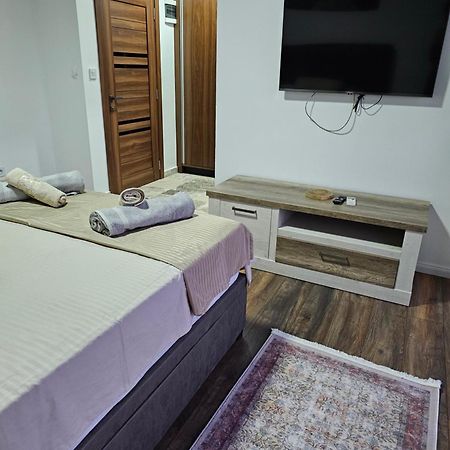 Apartments Ishmi In Center Of Ulcinj Luaran gambar