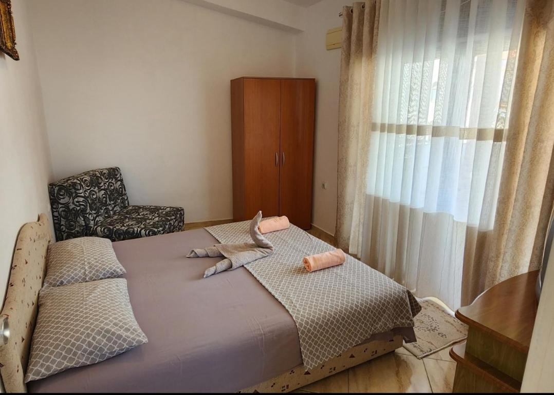 Apartments Ishmi In Center Of Ulcinj Bilik gambar