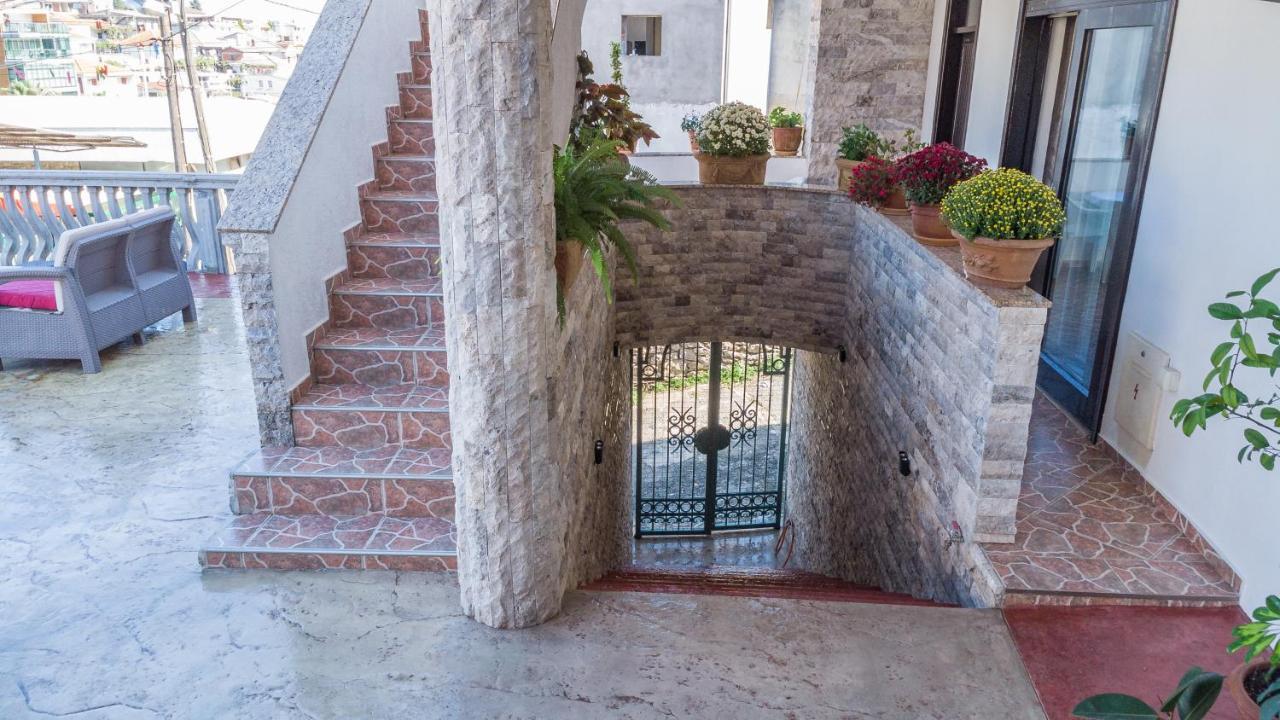 Apartments Ishmi In Center Of Ulcinj Luaran gambar