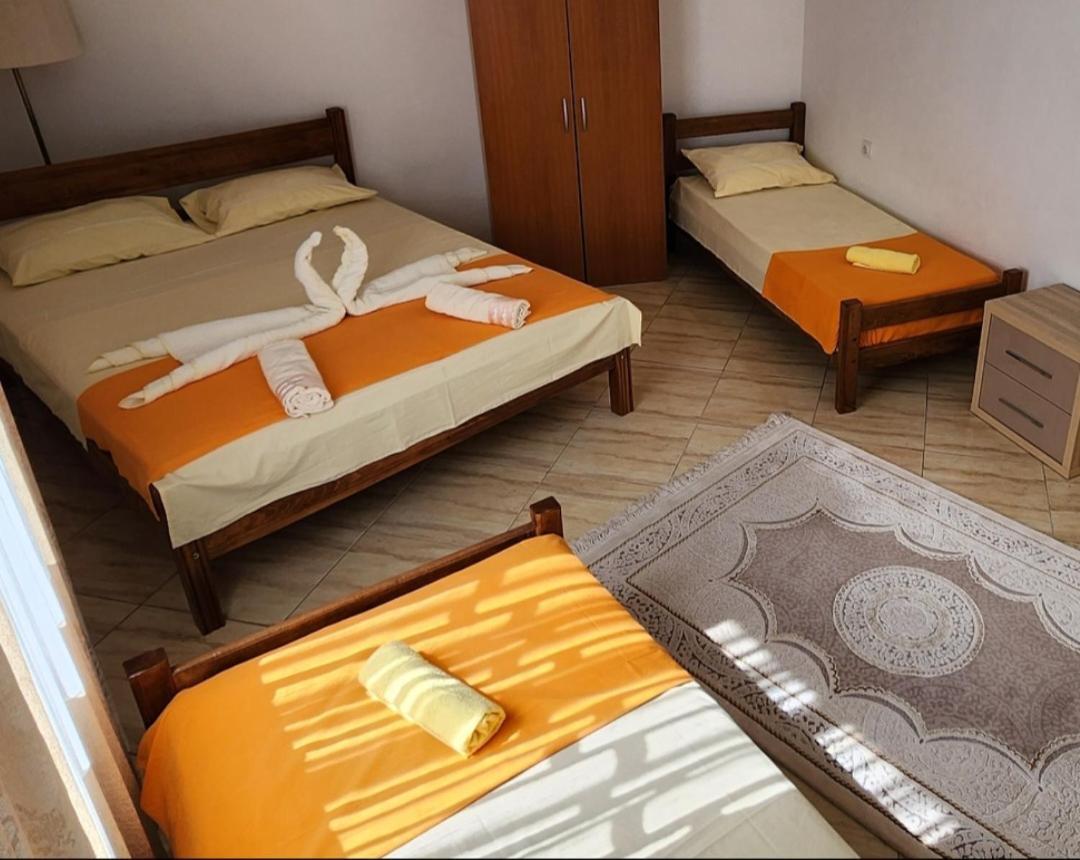 Apartments Ishmi In Center Of Ulcinj Bilik gambar