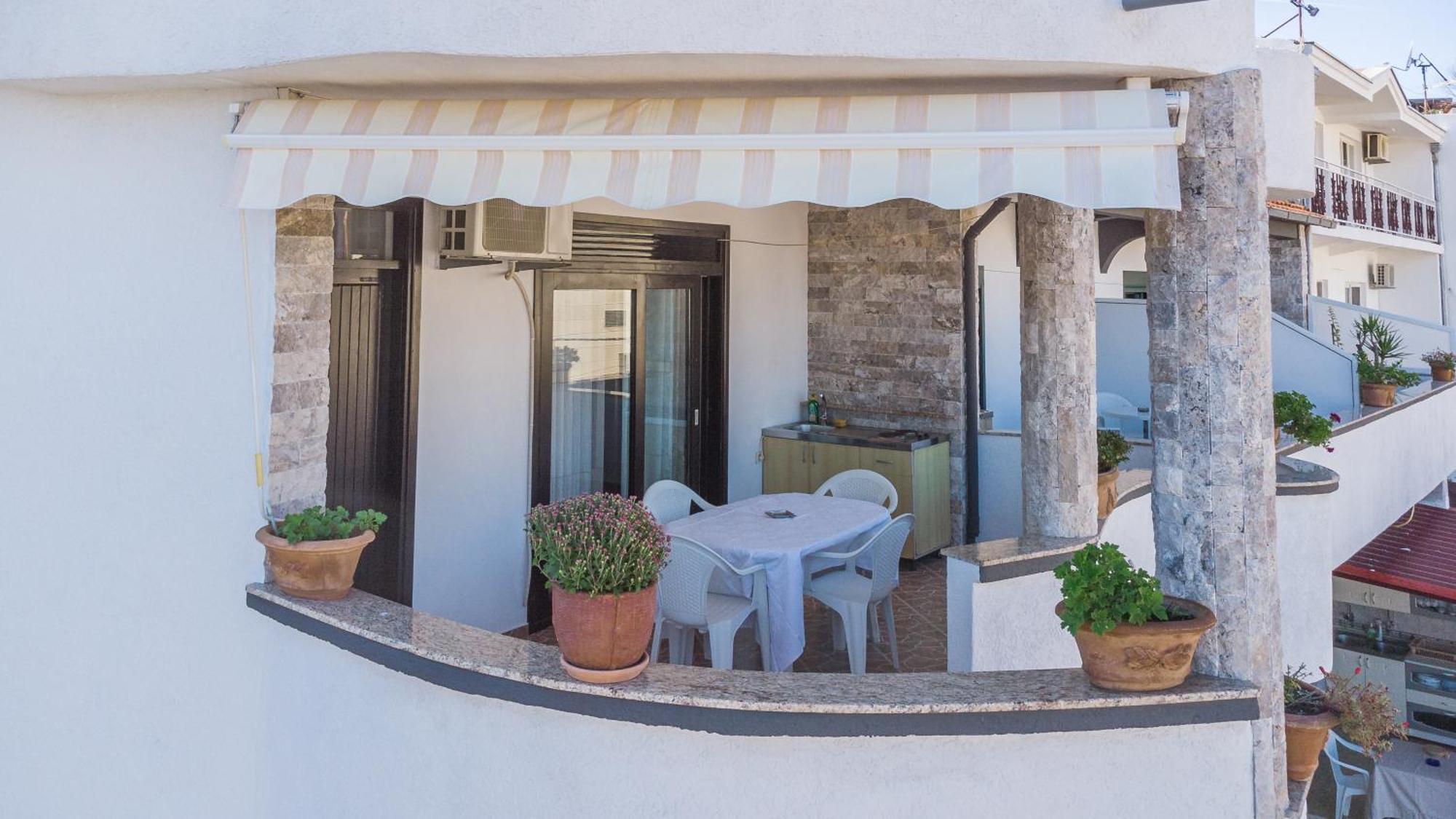 Apartments Ishmi In Center Of Ulcinj Bilik gambar