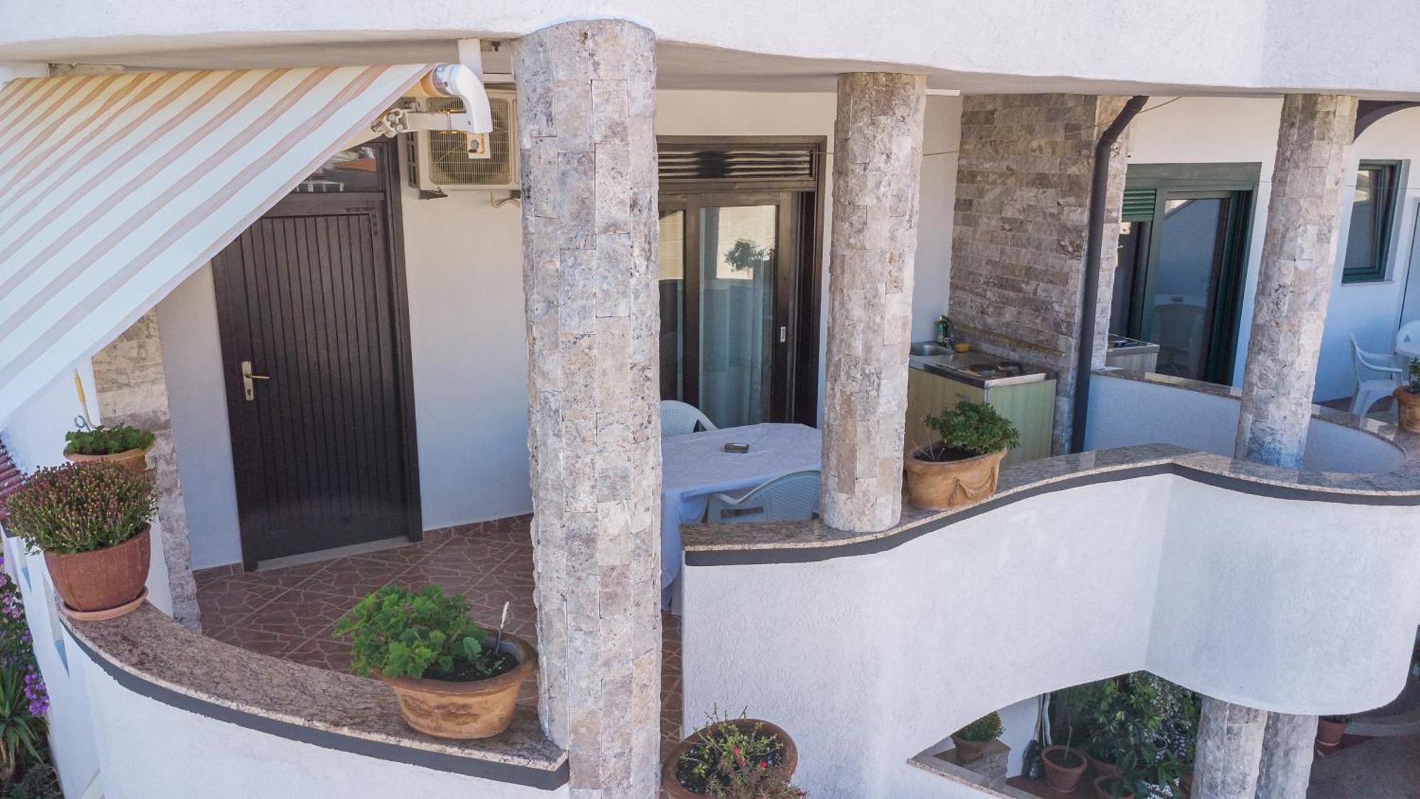Apartments Ishmi In Center Of Ulcinj Bilik gambar