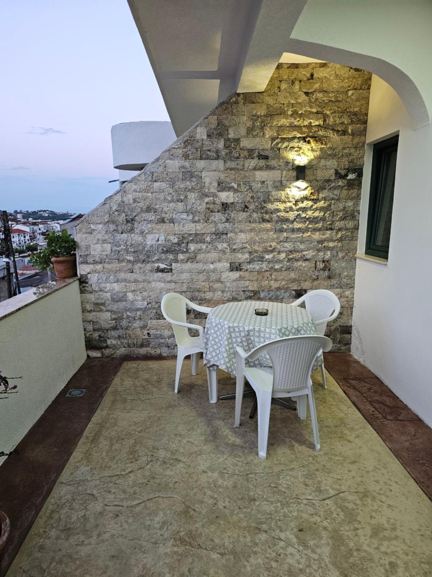 Apartments Ishmi In Center Of Ulcinj Luaran gambar