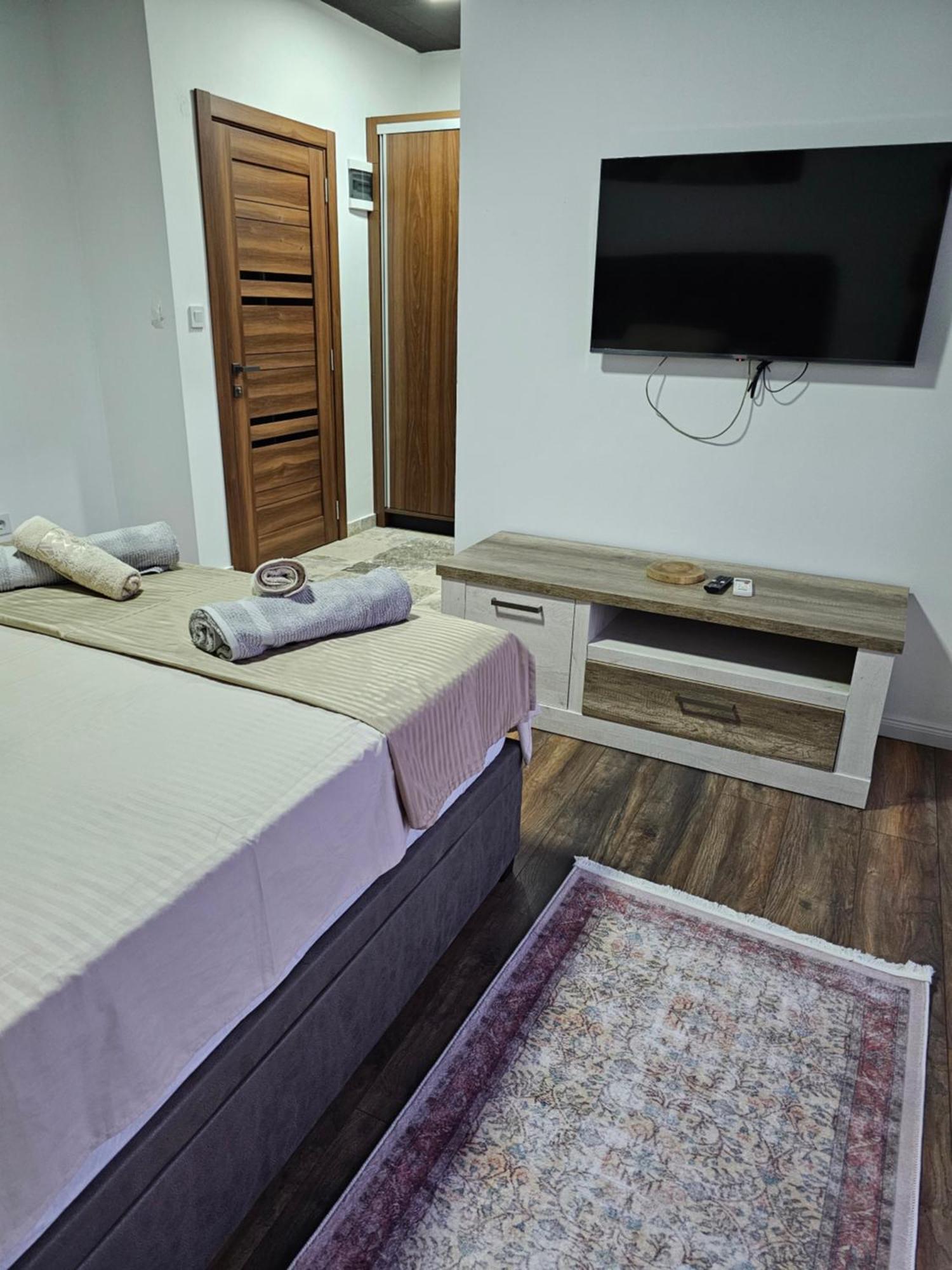 Apartments Ishmi In Center Of Ulcinj Luaran gambar
