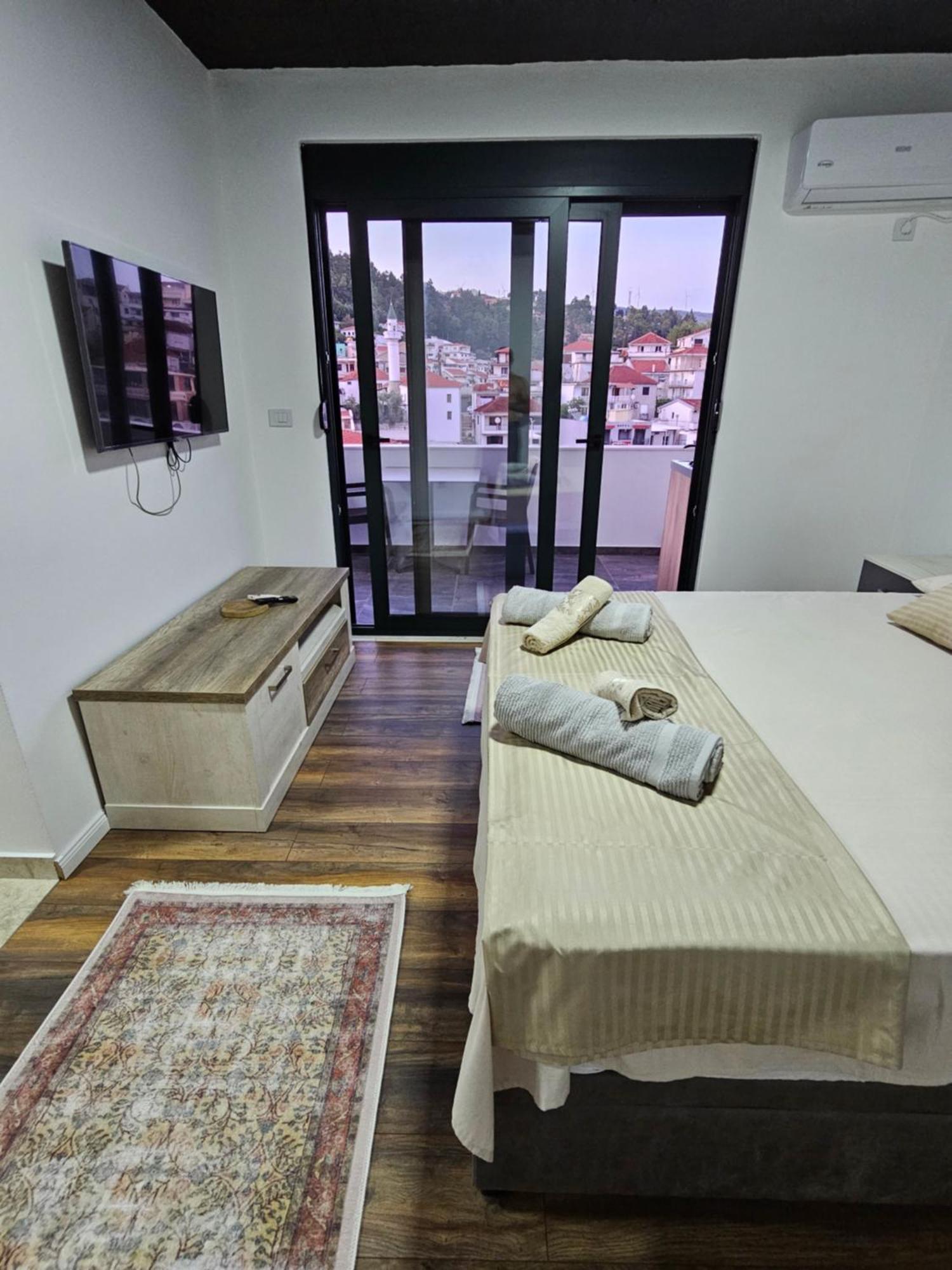 Apartments Ishmi In Center Of Ulcinj Luaran gambar