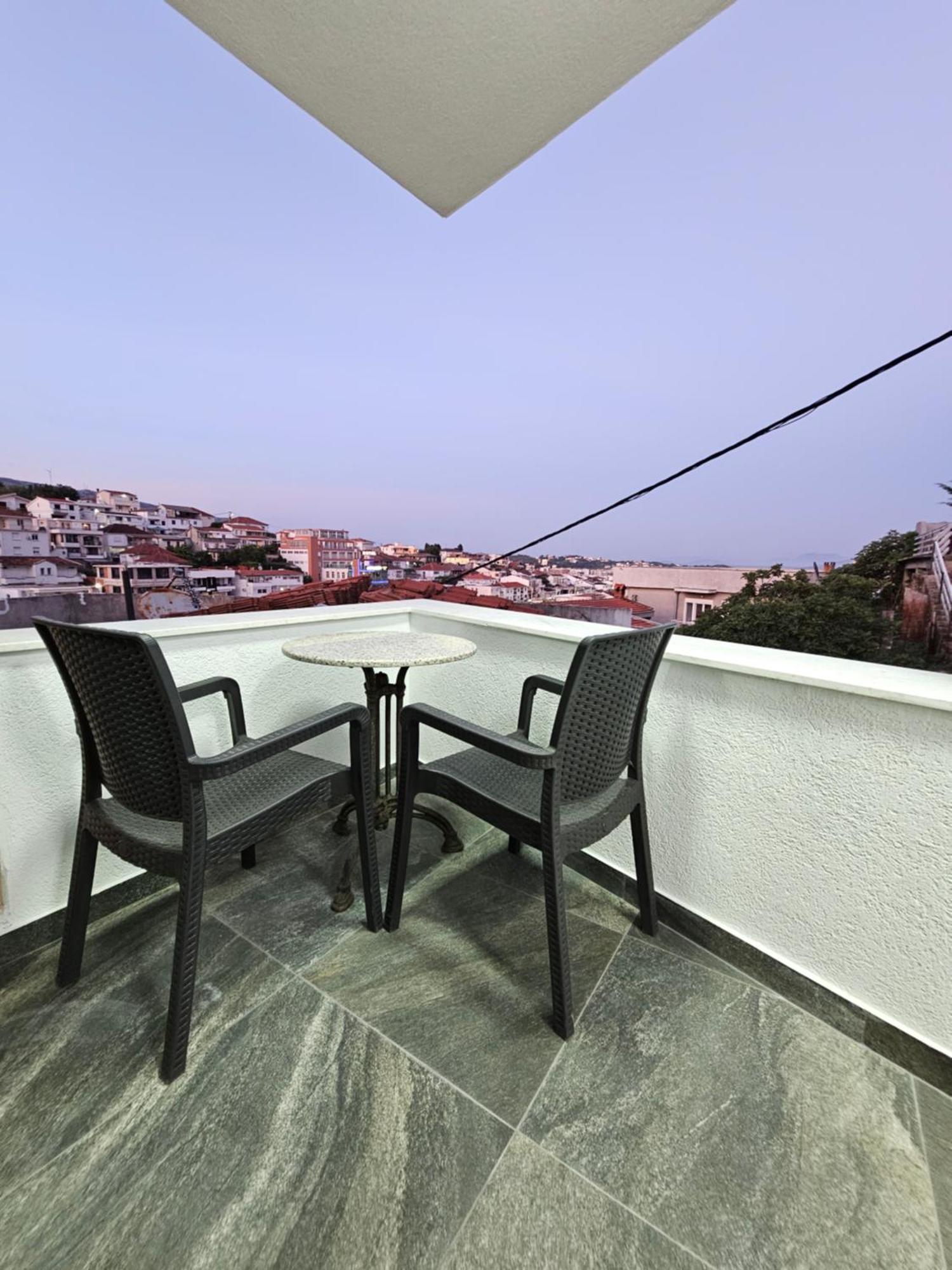 Apartments Ishmi In Center Of Ulcinj Luaran gambar