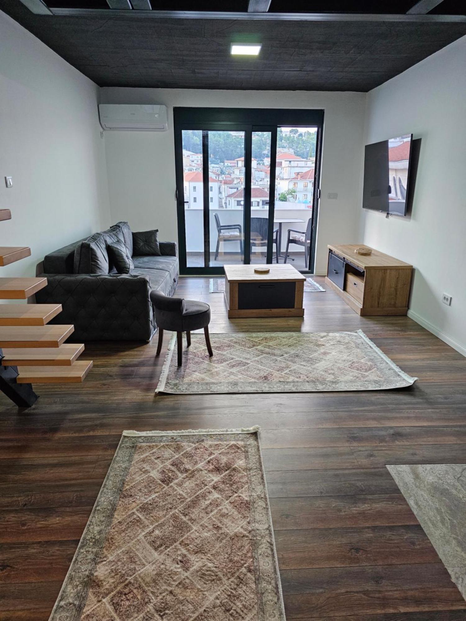 Apartments Ishmi In Center Of Ulcinj Luaran gambar
