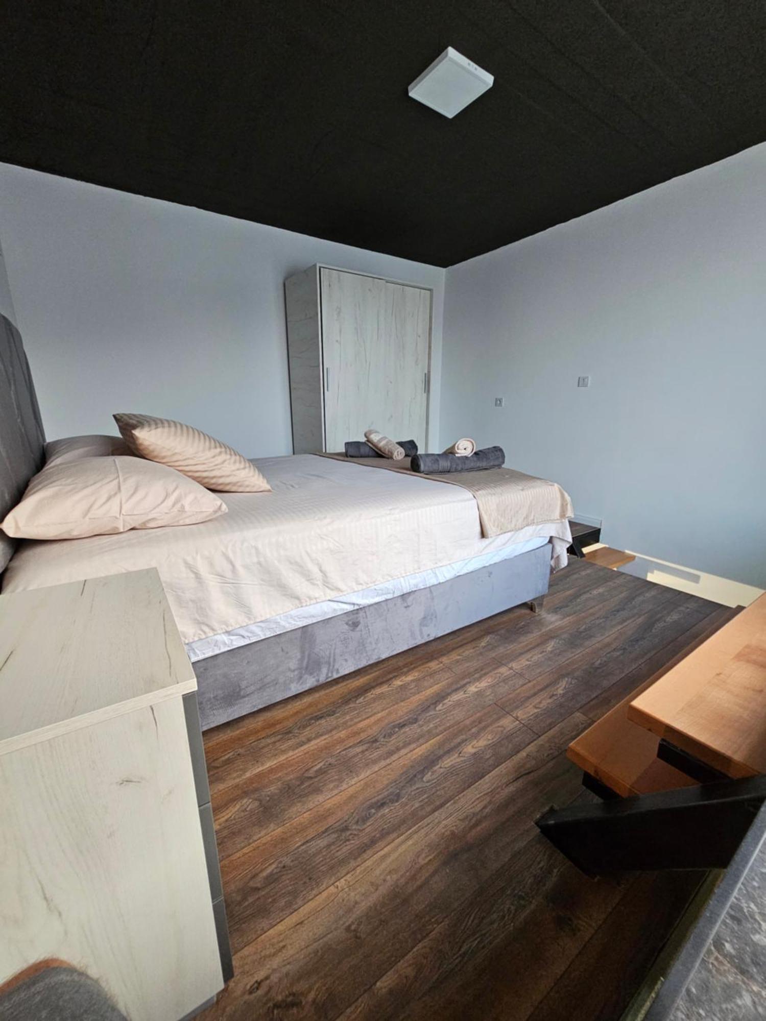 Apartments Ishmi In Center Of Ulcinj Luaran gambar