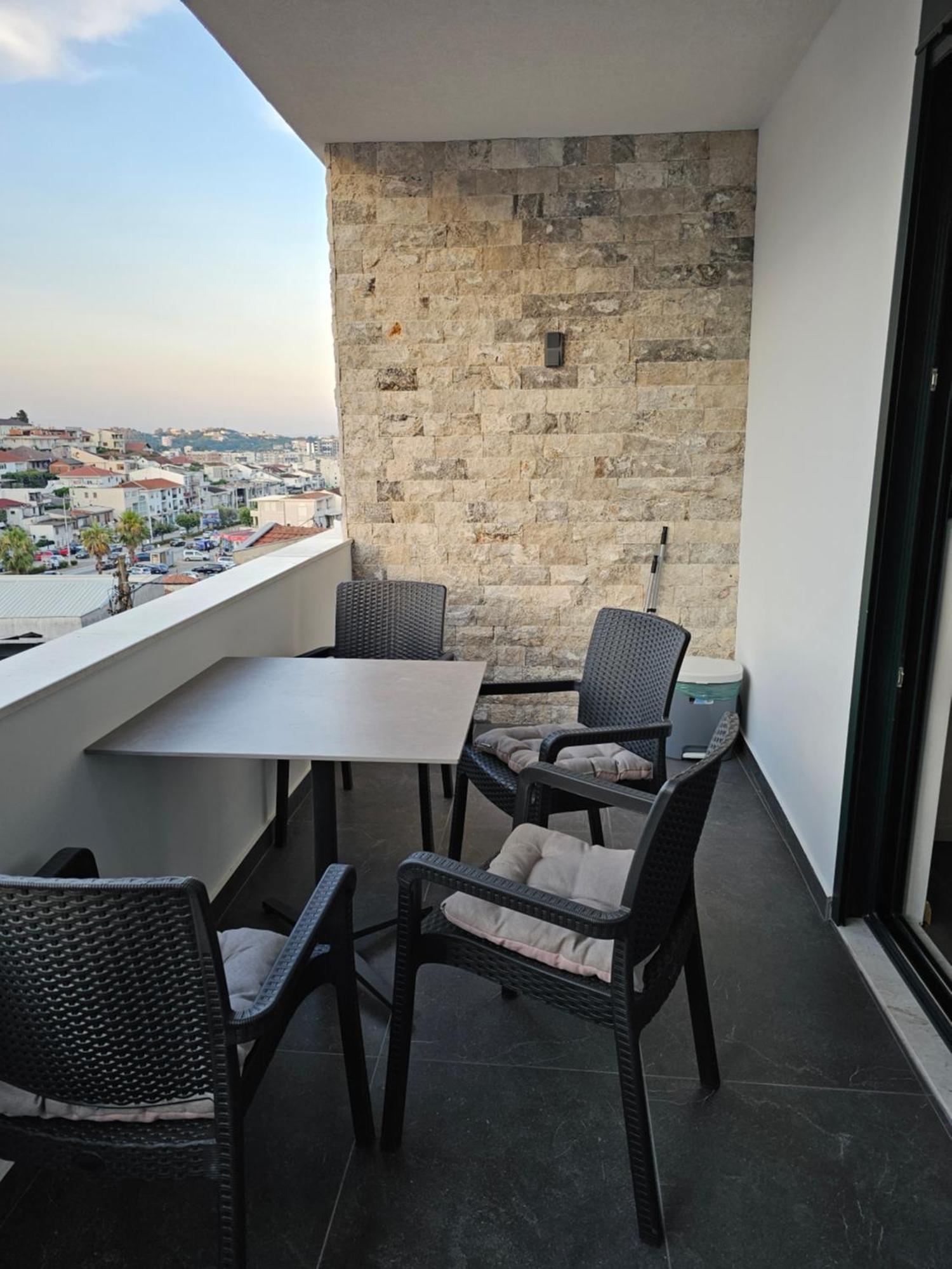 Apartments Ishmi In Center Of Ulcinj Luaran gambar